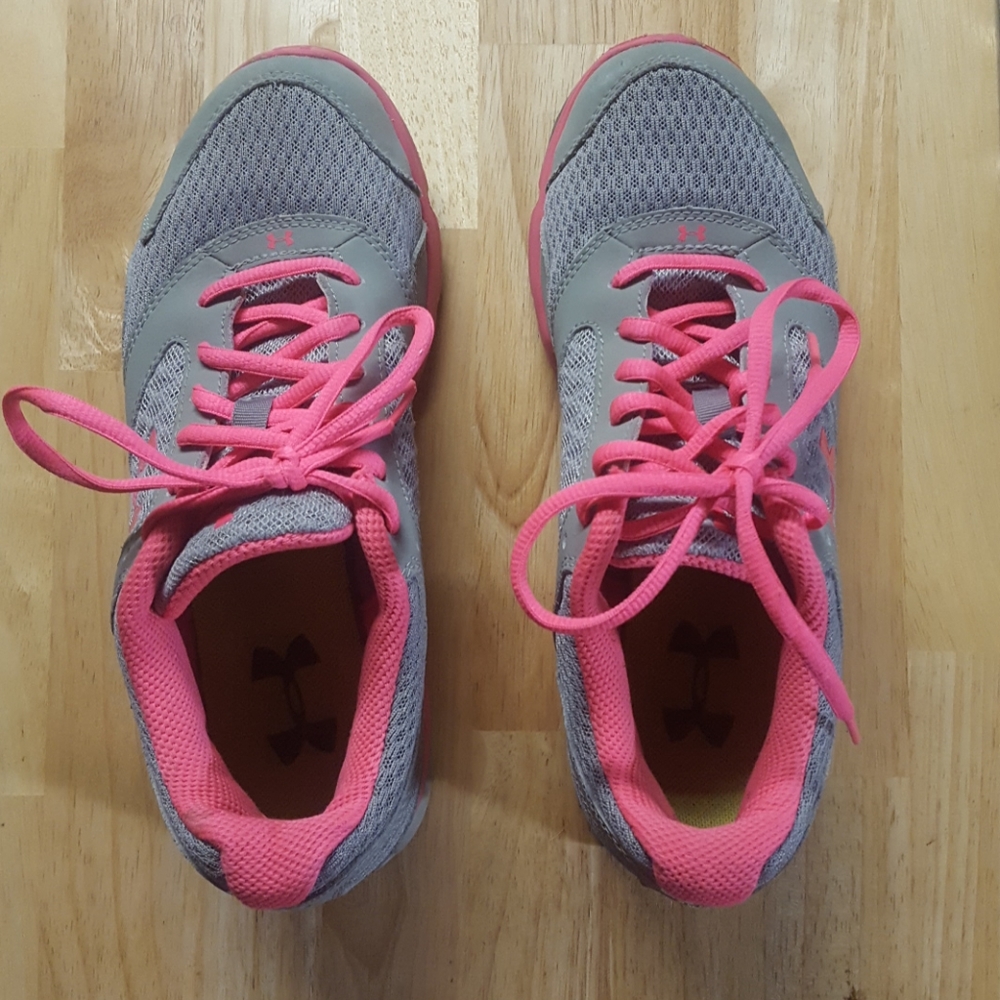 Under Armour sneakers 7.5